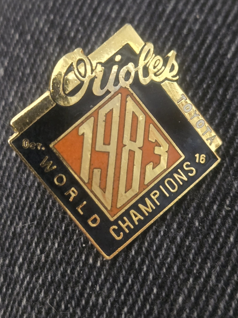 MLB Orioles 1983 World Champions Gold and Black Pin